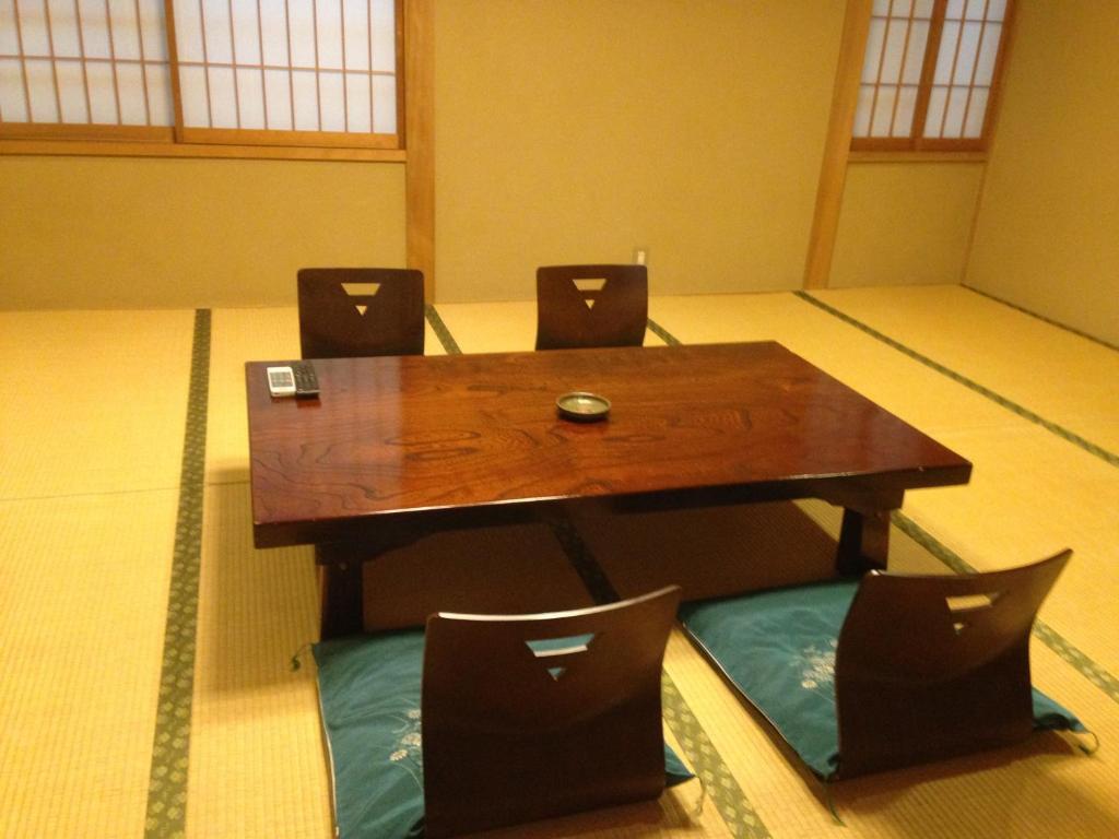 Chuokan Shimizuya Ryokan Nagano Værelse billede